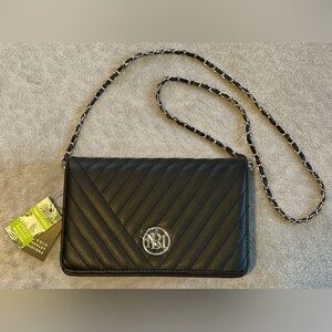 BADGLEY MISCHKA Crossbody w/Round Logo-Black (NWT)